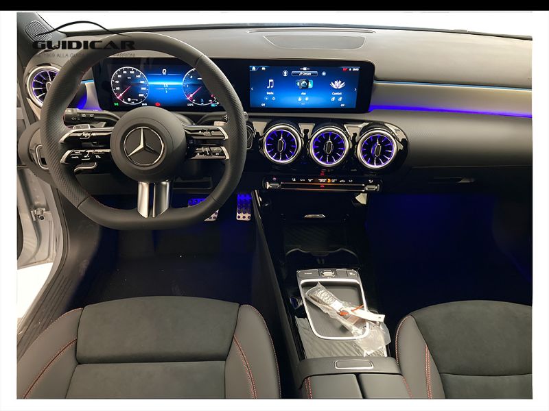 GuidiCar - MERCEDES BENZ CLASSE A 1 A 180 d Automatic Nuovo