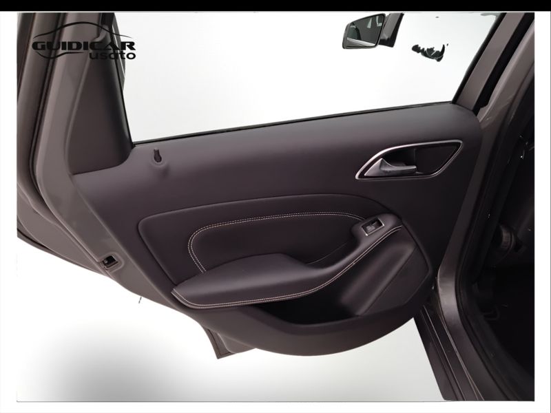 GuidiCar - Mercedes Classe b 2018 B 180 d (cdi) Executive auto FL E6 Usato