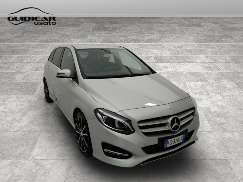 GuidiCar - Mercedes Classe b 2017 B 180 d (cdi) Premium auto FL E6 Usato