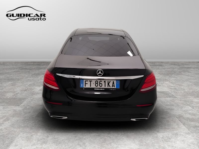 GuidiCar - Mercedes Classe E 2019 E 220 d Business Sport 4matic auto Usato
