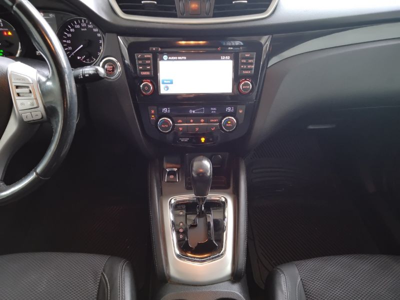 GuidiCar - NISSAN Qashqai 2015 Qashqai 1.6 dci Tekna 2wd 130cv xtronic Usato