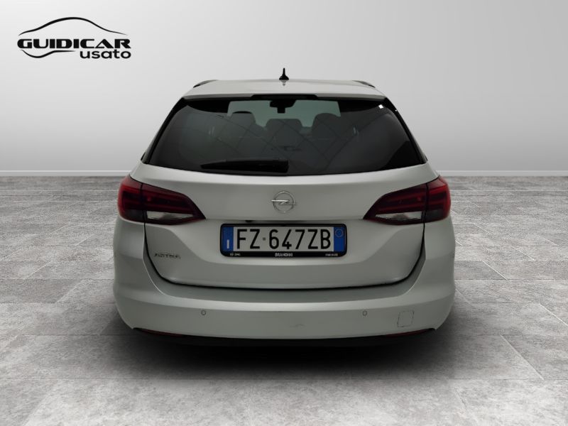 GuidiCar - OPEL Astra 2020 Astra Sports Tourer 1.5 cdti Ultimate s&s 122cv Usato