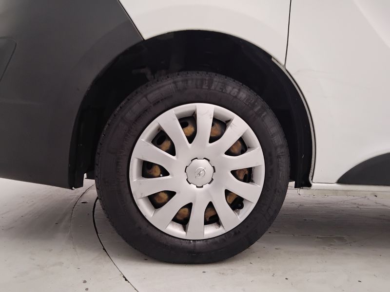 GuidiCar - OPEL Vivaro 2017 Vivaro L1H1 29 1.6 cdti 120cv Essentia E6 Usato