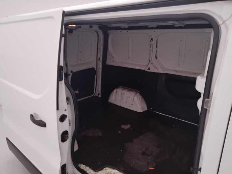 GuidiCar - OPEL Vivaro 2017 Vivaro L1H1 29 1.6 cdti 120cv Essentia E6 Usato