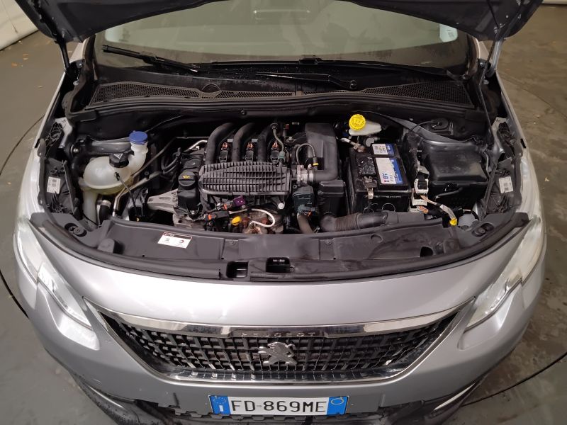 GuidiCar - PEUGEOT 2008 2016 2008 1.2 puretech Active 82cv my16 Usato