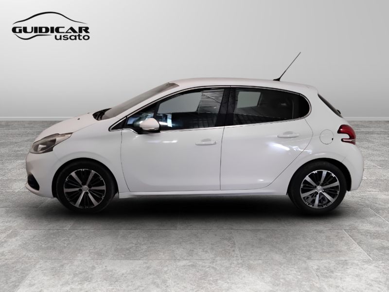 GuidiCar - PEUGEOT 208 2017 208 1.6 bluehdi Active 75cv 5p Usato