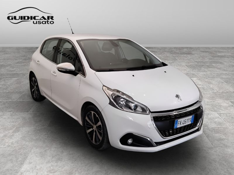 GuidiCar - PEUGEOT 208 2017 208 1.6 bluehdi Active 75cv 5p Usato