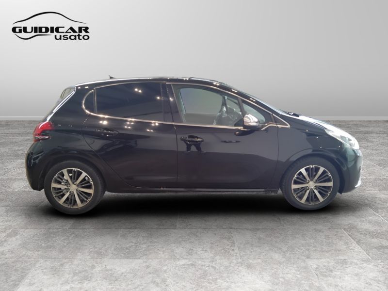 GuidiCar - PEUGEOT 208 2016 208 1.6 bluehdi Allure 75cv 3p Usato