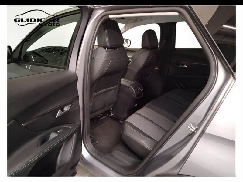 GuidiCar - PEUGEOT 3008 2021 3008 1.5 bluehdi Allure s&s 130cv Usato