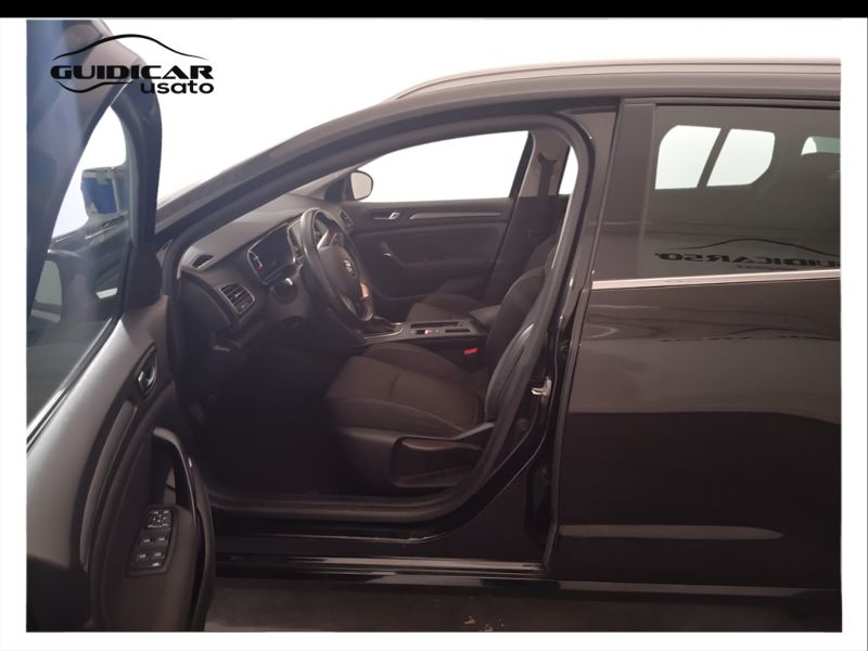 GuidiCar - RENAULT Megane 2021 Megane Sporter 1.5 blue dci Business 115cv Usato