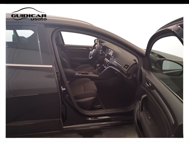 GuidiCar - RENAULT Megane 2021 Megane Sporter 1.5 blue dci Business 115cv Usato