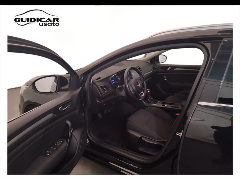 GuidiCar - RENAULT Megane 2021 Megane Sporter 1.5 blue dci Business 115cv Usato