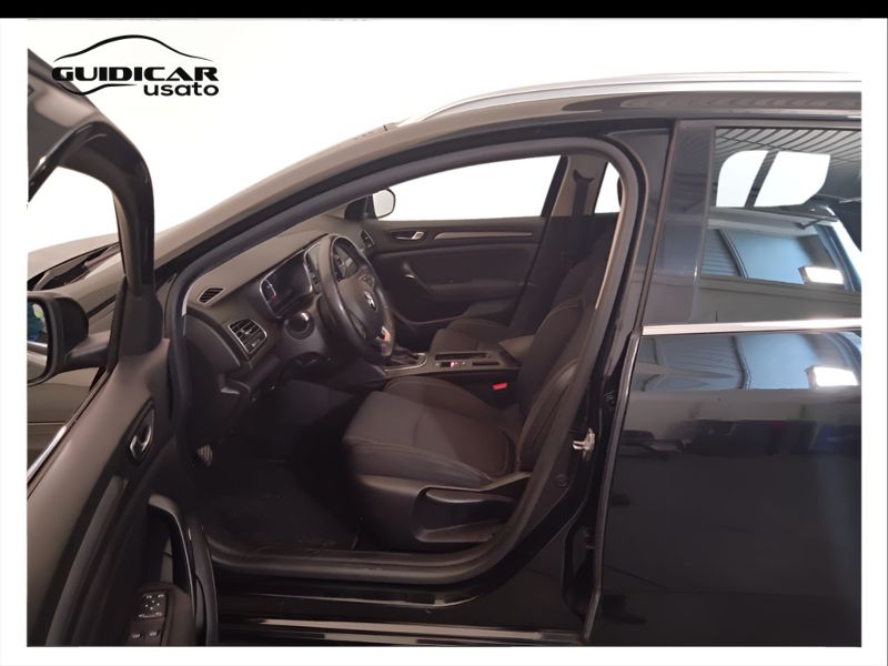 GuidiCar - RENAULT Megane 2021 Megane Sporter 1.5 blue dci Business 115cv Usato