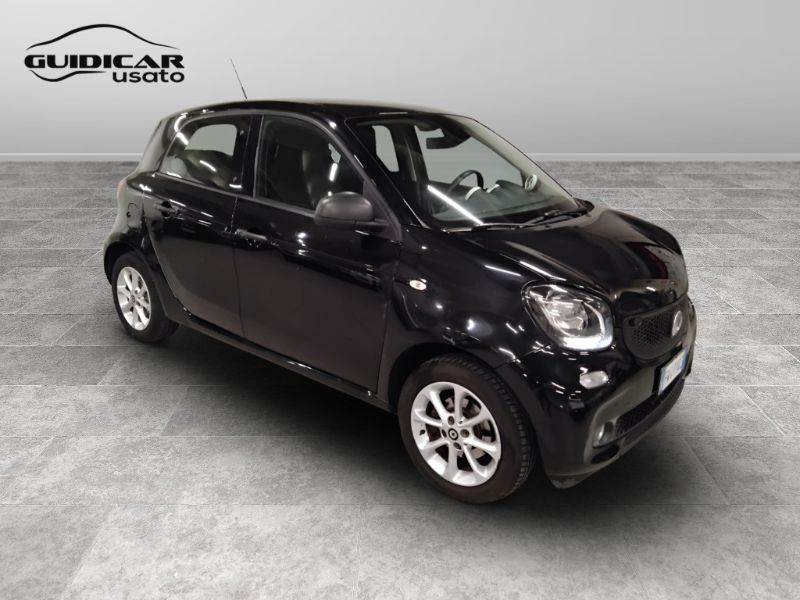 GuidiCar - SMART Forfour 2019 Forfour 1.0 Superpassion 71cv Usato