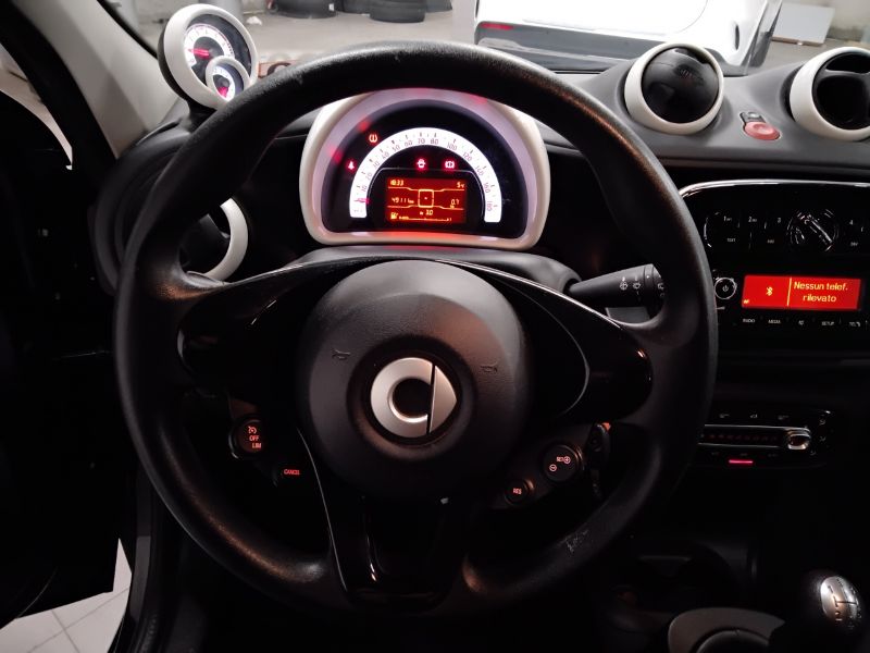 GuidiCar - SMART Forfour 2019 Forfour 1.0 Superpassion 71cv Usato