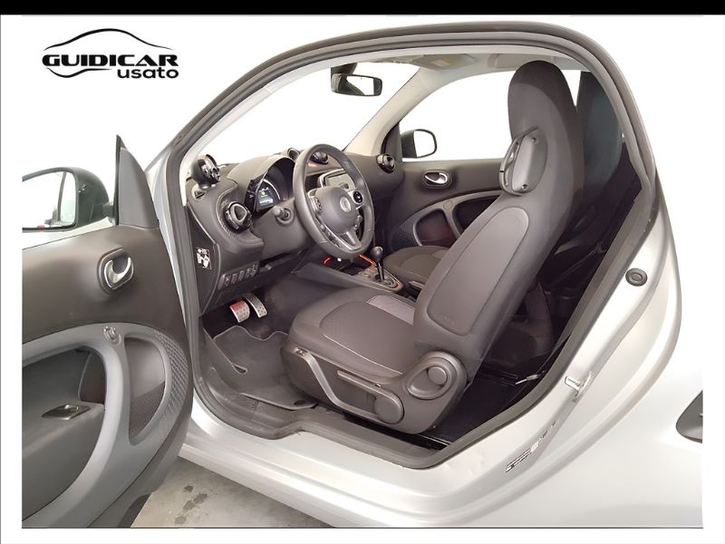 GuidiCar - SMART Fortwo 2021 Fortwo eq mattrunner 22kW Usato