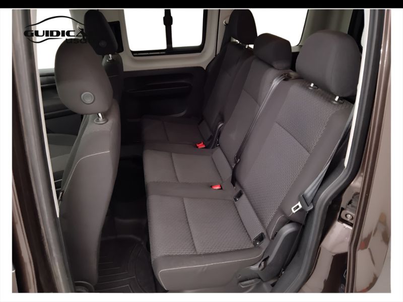 GuidiCar - VOLKSWAGEN Caddy 2018 Caddy 2.0 tdi 102cv comfortline E6 Usato