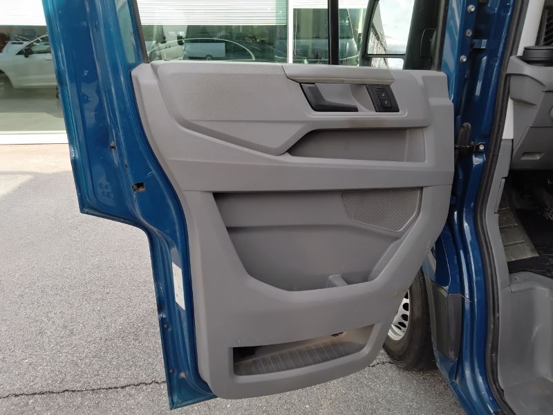 GuidiCar - VOLKSWAGEN Crafter 2019 crafter 30 2.0 tdi 140cv L3H3 Business Usato