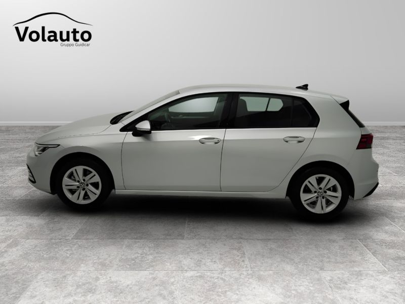 GuidiCar - VOLKSWAGEN Golf 2024 Golf 1.0 etsi evo Life 110cv dsg Usato