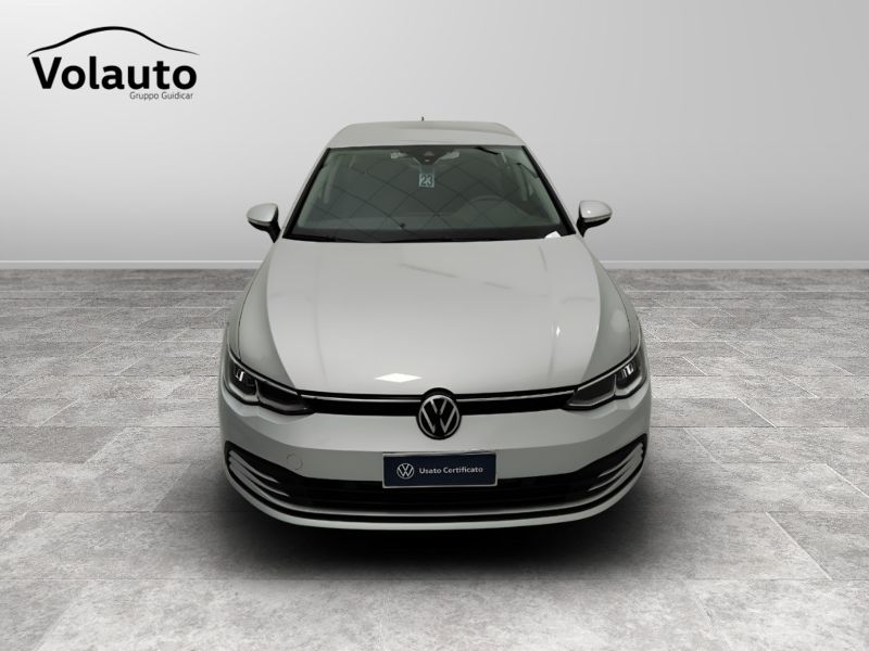 GuidiCar - VOLKSWAGEN Golf 2024 Golf 1.0 etsi evo Life 110cv dsg Usato