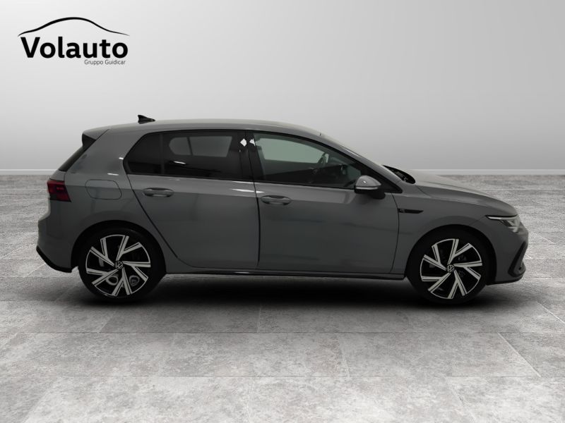 GuidiCar - VOLKSWAGEN Golf 2022 Golf 1.5 etsi evo act R-Line 150cv dsg Usato