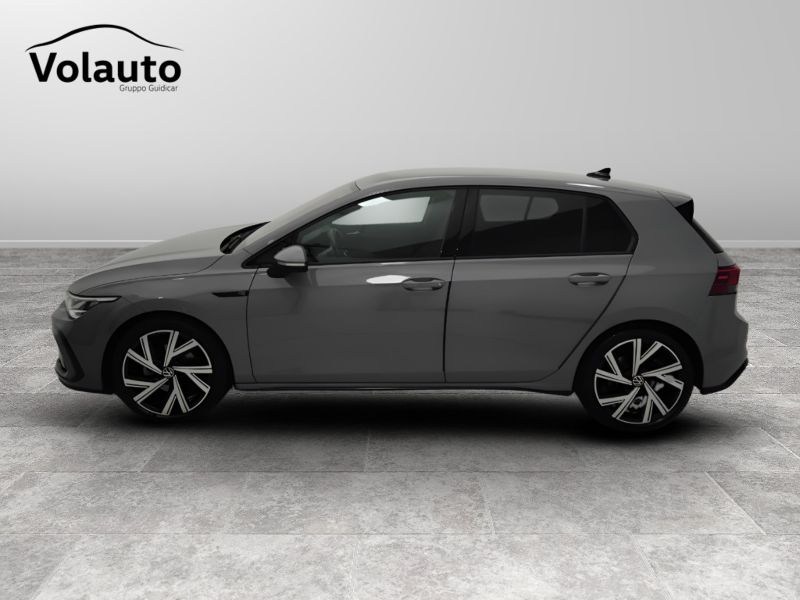 GuidiCar - VOLKSWAGEN Golf 2022 Golf 1.5 etsi evo act R-Line 150cv dsg Usato
