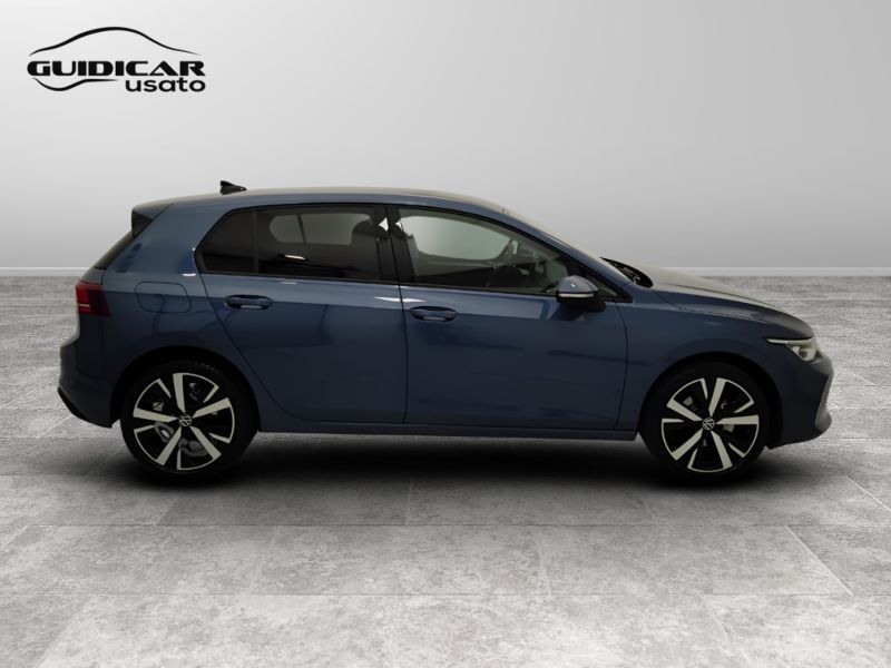 GuidiCar - VOLKSWAGEN Golf 2024 Golf 1.5 etsi Edition Plus 115cv dsg Aziendale