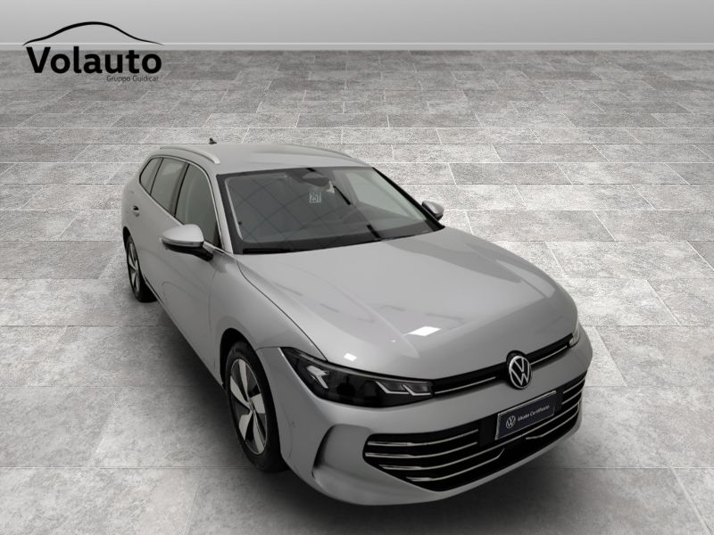 GuidiCar - VOLKSWAGEN Passat 2024 Passat 2.0 tdi scr Business 150cv dsg Usato