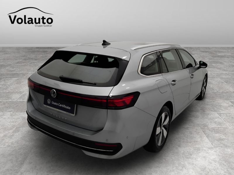 GuidiCar - VOLKSWAGEN Passat 2024 Passat 2.0 tdi scr Business 150cv dsg Usato