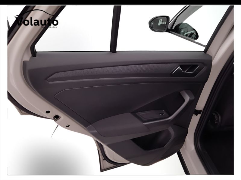 GuidiCar - VOLKSWAGEN T-Roc 2023 T-Roc 1.0 tsi Life Usato