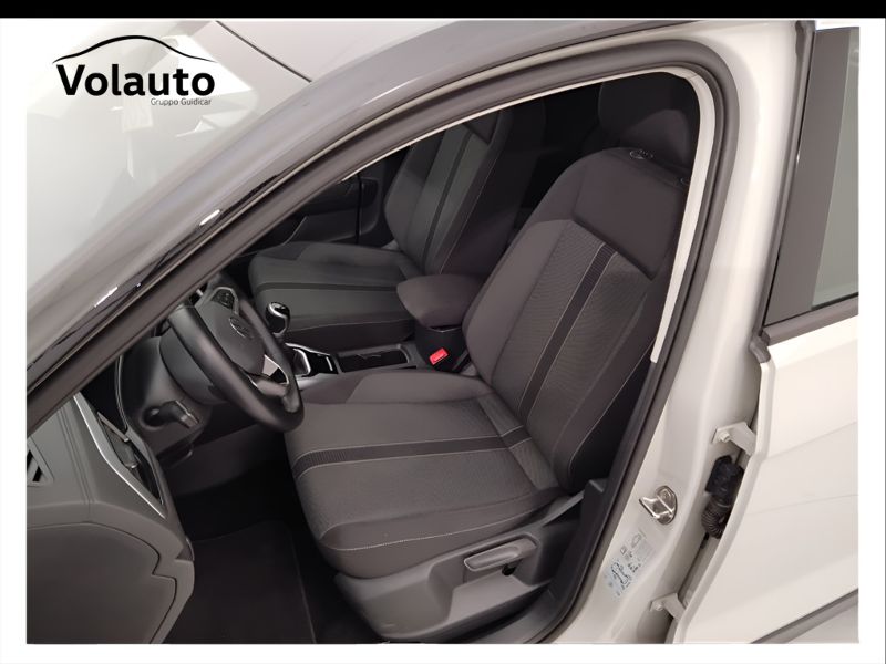 GuidiCar - VOLKSWAGEN T-Roc 2023 T-Roc 1.0 tsi Life Usato