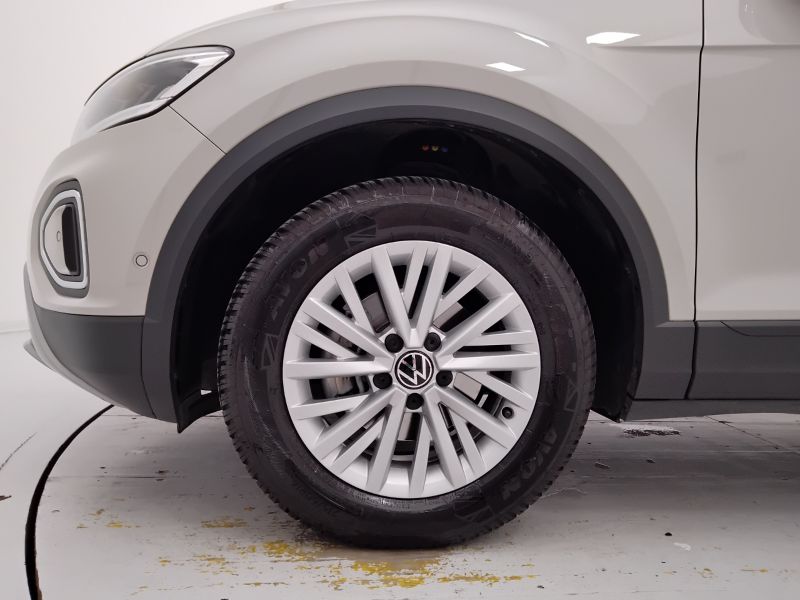 GuidiCar - VOLKSWAGEN T-Roc 2023 T-Roc 1.0 tsi Life Usato