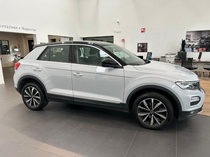 GuidiCar - VOLKSWAGEN T-Roc 2021 T-Roc 1.0 tsi Style 110cv Usato