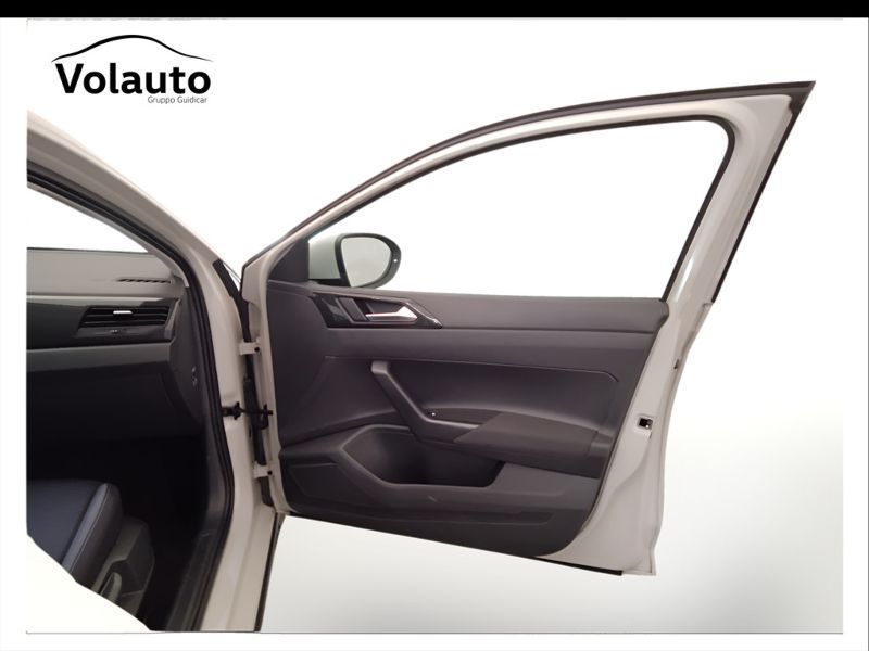 GuidiCar - VOLKSWAGEN Taigo 2024 Taigo 1.0 tsi Life 110cv dsg Usato