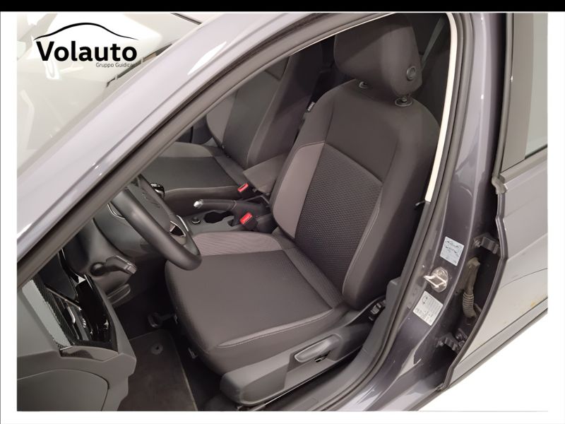 GuidiCar - VOLKSWAGEN Taigo 2024 Taigo 1.0 tsi Life 110cv Usato