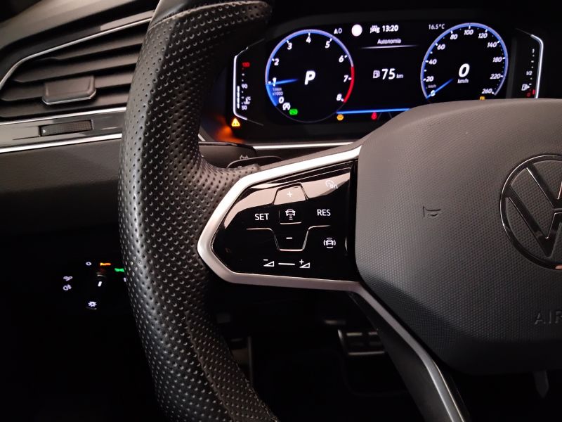 GuidiCar - VOLKSWAGEN Tiguan 2021 Tiguan 1.5 tsi act R-Line 150cv dsg Usato