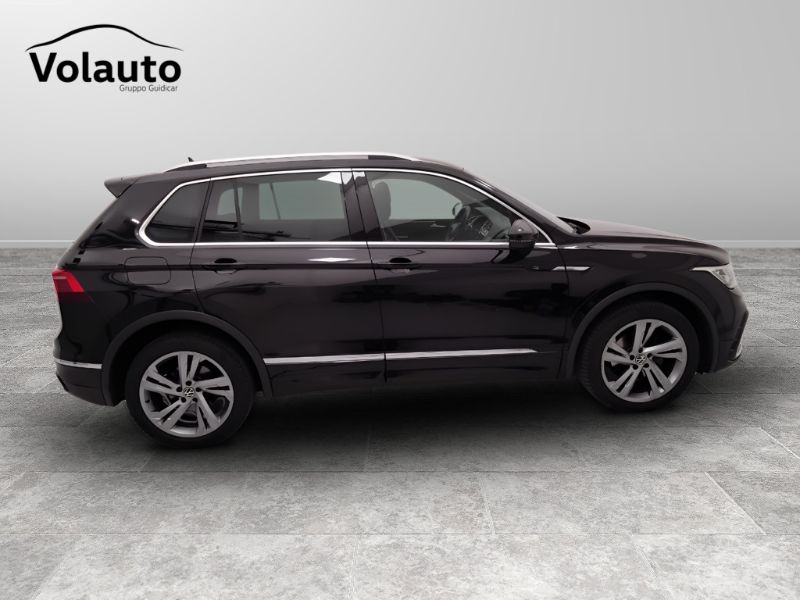 GuidiCar - VOLKSWAGEN Tiguan 2020 Tiguan 2.0 tdi scr R-Line 4motion 150cv dsg Usato