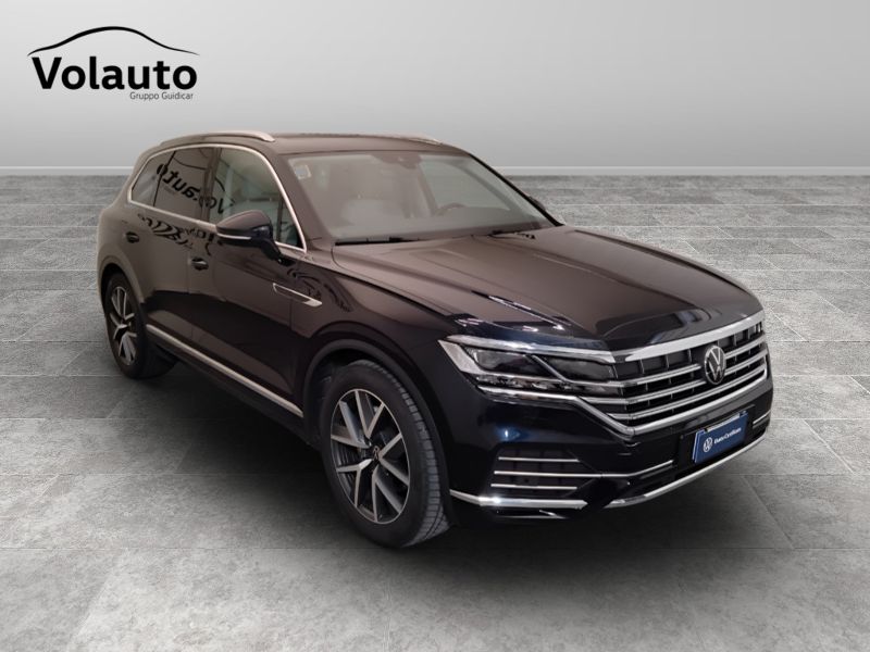 GuidiCar - VOLKSWAGEN Touareg 2021 Touareg 3.0 V6 tdi Elegance R-Line Exterior Pack 231cv tiptronic Usato