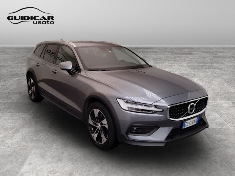 GuidiCar - VOLVO V60 2020 V60 Cross Country 2.0 B4 Business Pro awd auto Usato