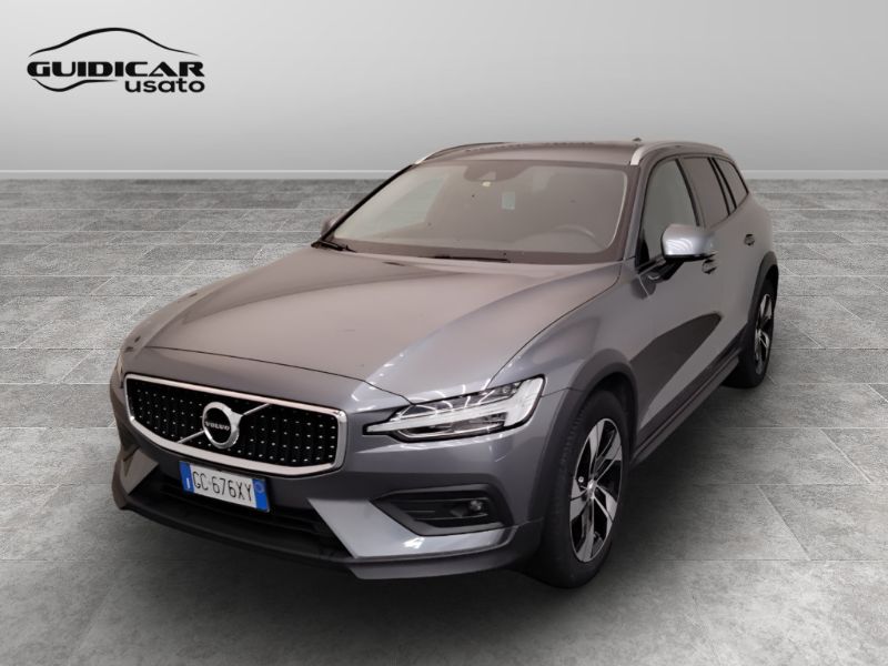 GuidiCar - VOLVO V60 2020 V60 Cross Country 2.0 B4 Business Pro awd auto Usato