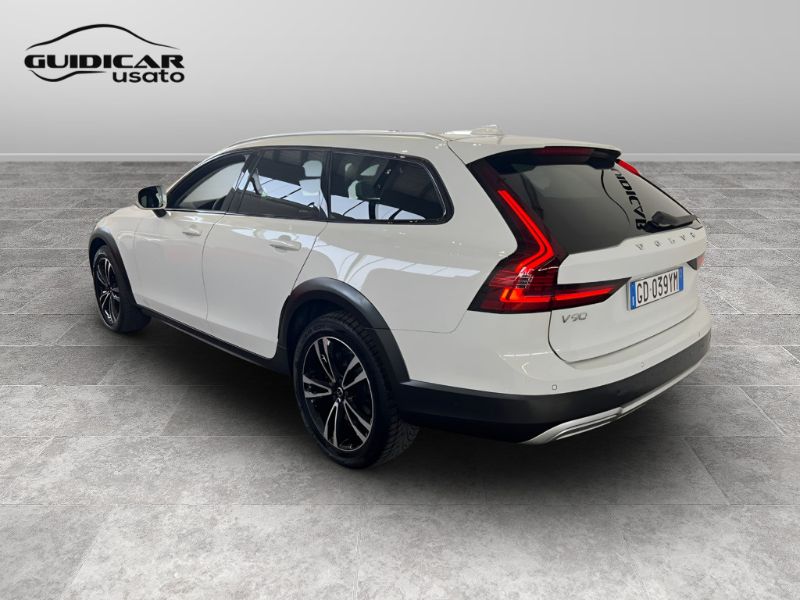 GuidiCar - VOLVO V90 Cross Country 2021 V90 Cross Country 2.0 d4 Business Pro awd geartronic Usato