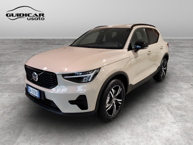 GuidiCar - VOLVO XC4 2024 XC40 PLUS DARK B3 AUT Aziendale