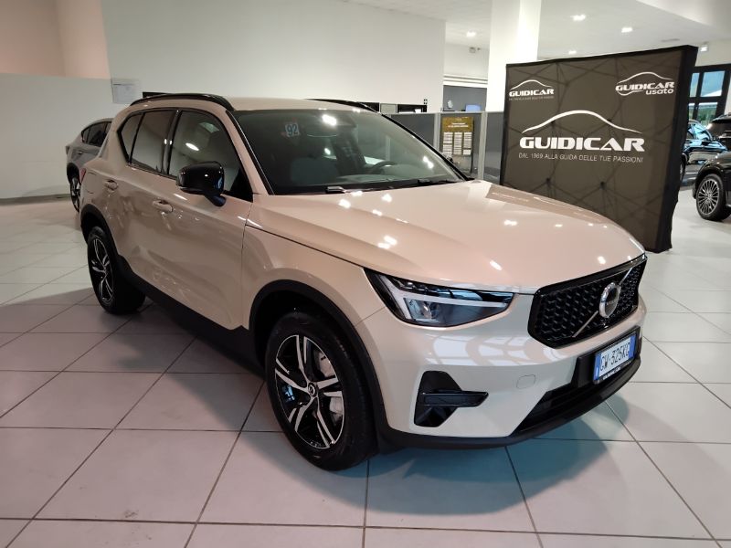 GuidiCar - VOLVO XC4 2024 XC40 PLUS DARK B3 AUT Aziendale