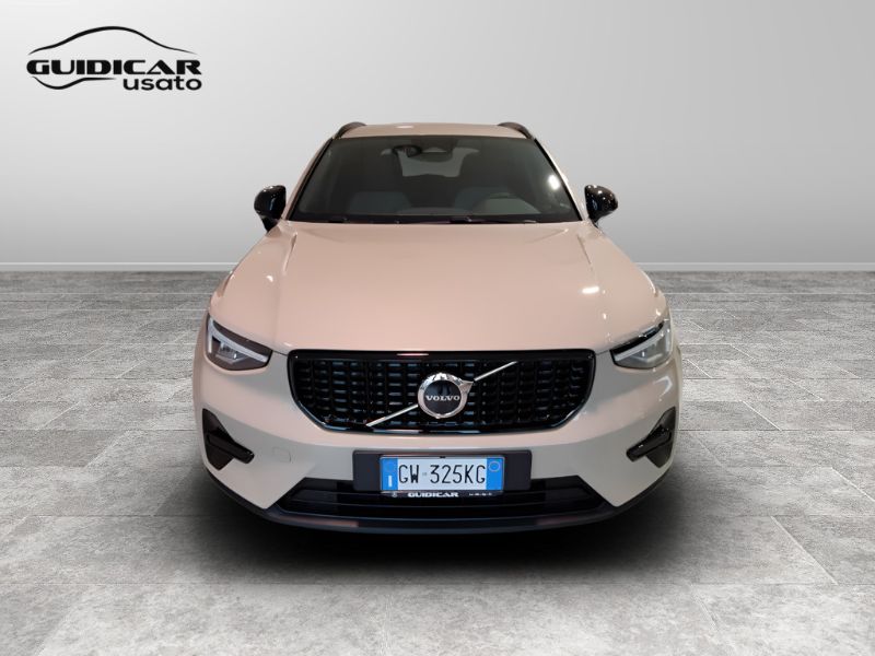 GuidiCar - VOLVO XC4 2024 XC40 PLUS DARK B3 AUT Aziendale