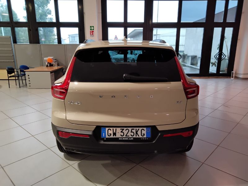 GuidiCar - VOLVO XC4 2024 XC40 PLUS DARK B3 AUT Aziendale