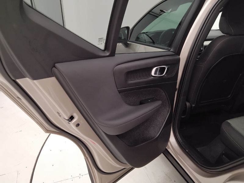 GuidiCar - VOLVO XC40 2024 XC40 1.5 t2 Core auto Usato