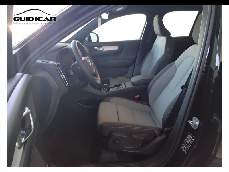 GuidiCar - VOLVO XC40 1 XC40 2.0 b3 Core auto Nuovo