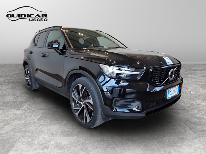 GuidiCar - VOLVO XC40 2021 XC40 1.5 t3 Momentum Pro 163cv auto my21 Usato