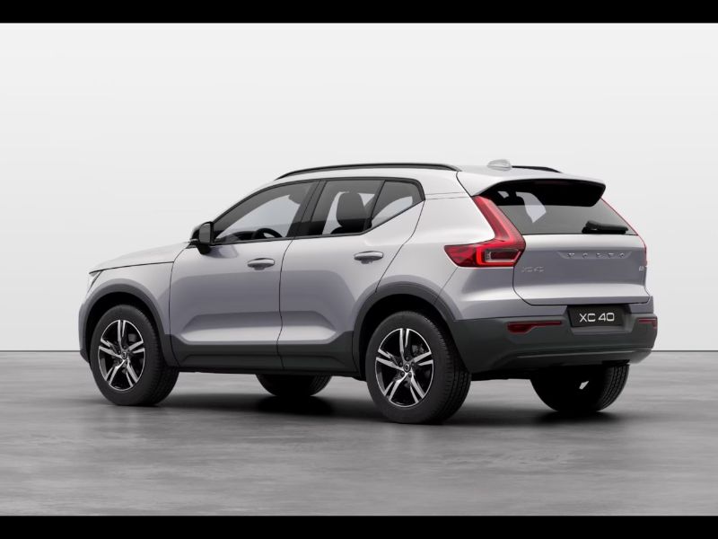 GuidiCar - VOLVO XC40 1 XC40 PLUS DARK B3 AUT Nuovo