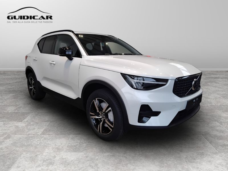 GuidiCar - VOLVO XC40 1 XC40 PLUS DARK B3 AUT Nuovo